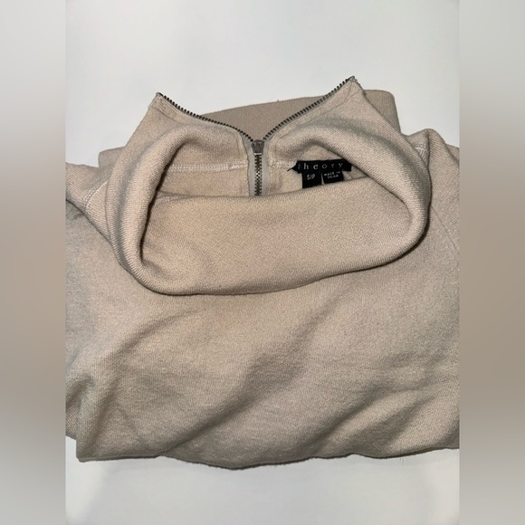 Theory 100% Merino Wool Turtle Neck Back Zipped Sweater - Picture 2 of 8